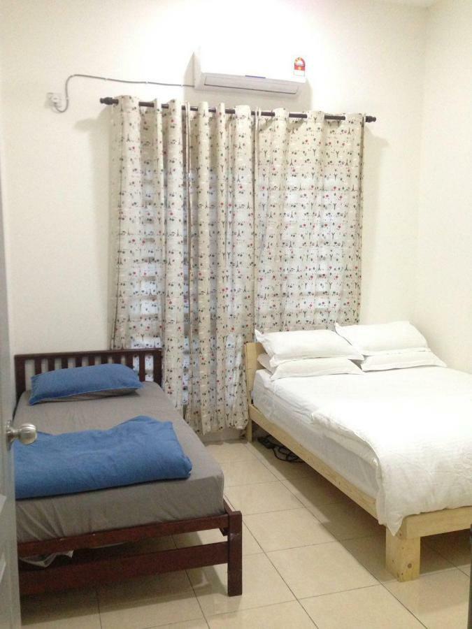 Nuha Homestay Сери Искандар Екстериор снимка